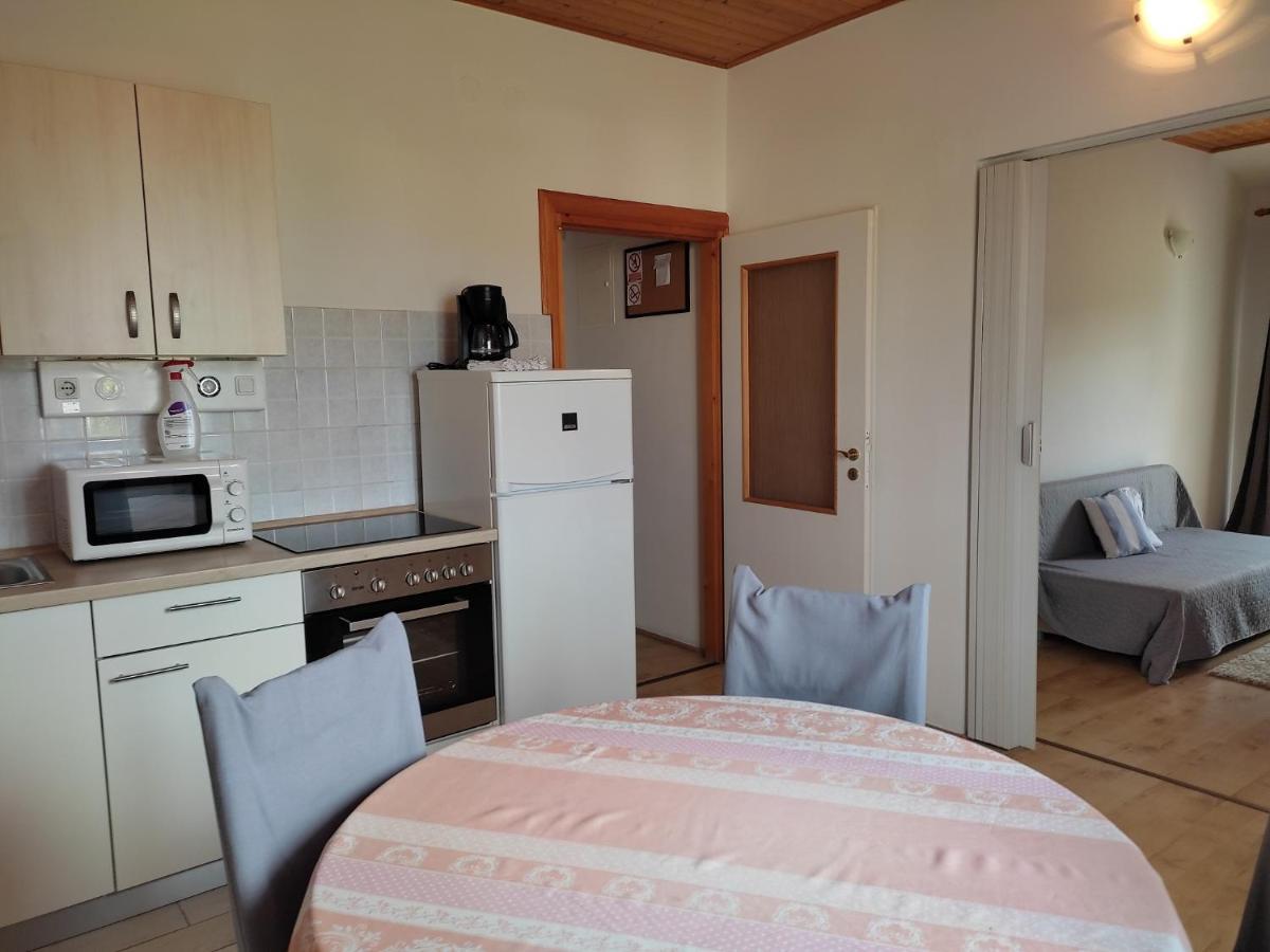 Apartment Arba 1 With Heated Pool Rab Town Exterior foto