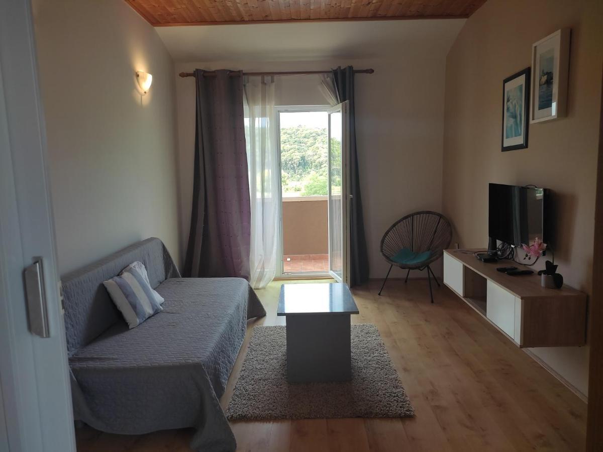 Apartment Arba 1 With Heated Pool Rab Town Exterior foto