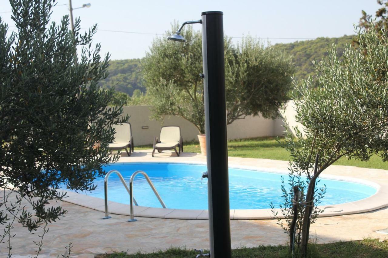 Apartment Arba 1 With Heated Pool Rab Town Exterior foto